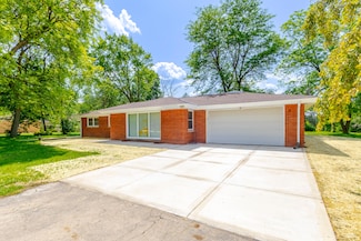 7309 S 46th St, Franklin, WI 53132