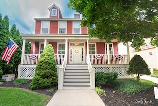 622 Cedar Square St, Holland, MI 49423