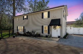 725 Bluewater Dr, Monticello, IN 47960