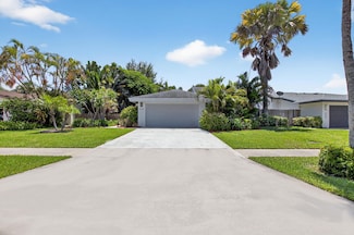 22 Baytree Cir, Boynton Beach, FL 33436