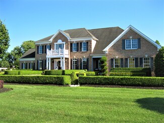 7 Brian Ct, Farmingdale, NJ 07727