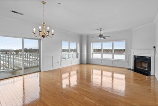 527 Pawtucket Blvd Unit 503, Lowell, MA 01854