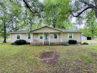 305 Harrison Ln, Poplar Bluff, MO 63901