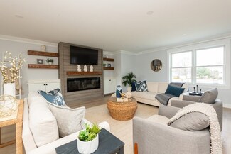 128 High St Unit 1, Ipswich, MA 01938