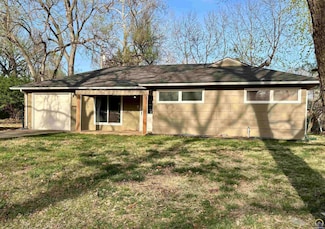 2524 SW Duncan Dr, Topeka, KS 66614