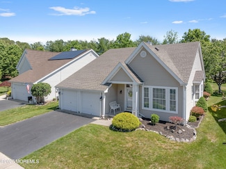 4 Forest Lake Ct, Barnegat, NJ 08005