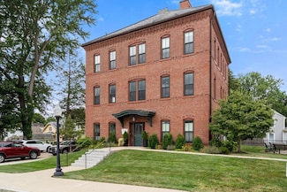 15 Sparhawk St Unit 3, Amesbury, MA 01913