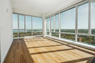 50 Clinton Place Unit PH13, New Rochelle, NY 10801