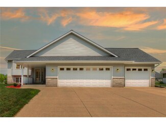 1109 20th St E, Glencoe, MN 55336