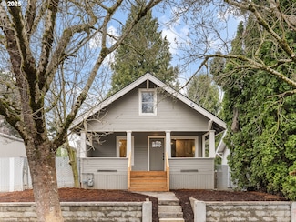 9525 N Burr Ave, Portland, OR 97203