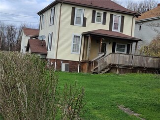 130 E Smithfield St, Mount Pleasant, PA 15666