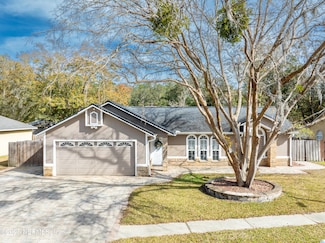 6873 Plum Lake Ln E, Jacksonville, FL 32222