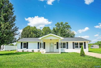 906 W Sanderfer Rd, Athens, AL 35611