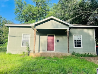 560 6th St NW, Paris, TX 75460