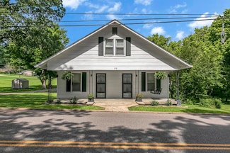 218 Oliver St, Paris, TN 38242
