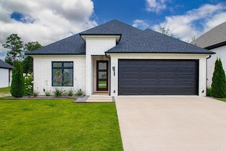 61 Saffron Cir, Little Rock, AR 72223