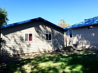 910 Franklin St, Fort Benton, MT 59442