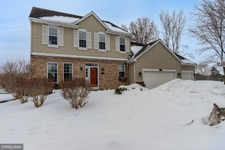 2566 Whitfield Dr, Saint Paul, MN 55120