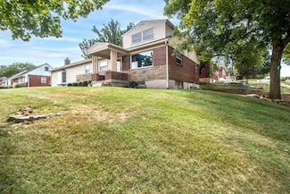 812 Lory Ln, Cincinnati, OH 45215