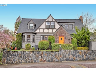 4231 NE Siskiyou St, Portland, OR 97213