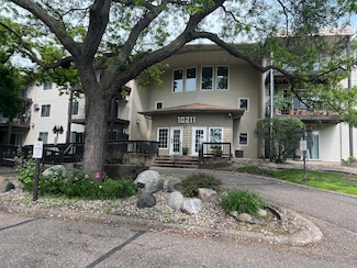 10211 Cedar Lake Rd Unit 102, Minnetonka, MN 55305