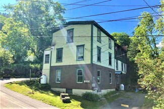 71 Marion Ave, Saint Johnsbury, VT 05819