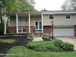 936 Northumberland Dr, Schenectady, NY 12309
