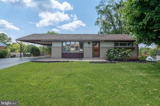 2418 Berkshire Ln, Dover, PA 17315
