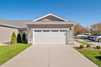 200 Yachatsman Dr, O'Fallon, MO 63366
