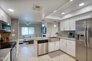 2020 W Union Hills Dr Unit 110, Phoenix, AZ 85027
