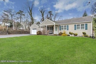 137 Carasaljo Dr, Lakewood, NJ 08701