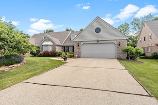 12332 N Golf Dr, Mequon, WI 53092