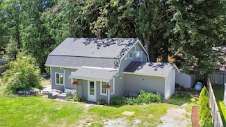3066 Gold Crescent Ct, Camano Island, WA 98282