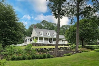 8 Old Seabury Rd, York, ME 03909