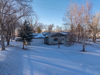533 2 Valley Rd, Riverton, WY 82501