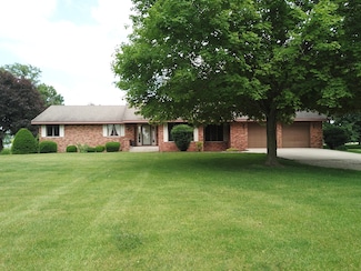 8560 Pioneer Rd, Morris, IL 60450