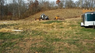 17 Mcwilliams Rd, Trafford, PA 15085