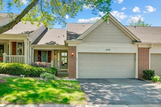 1439 Summit Shores Dr, Burnsville, MN 55306