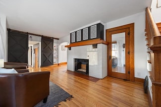 2710 50th St, Des Moines, IA 50310