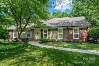 1260 Piccadilly Dr, Charlotte, NC 28211