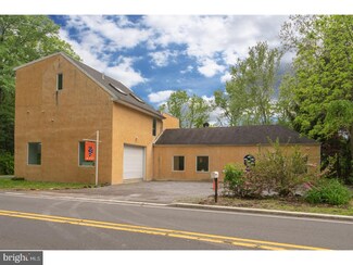 21 Risler St, Stockton, NJ 08559