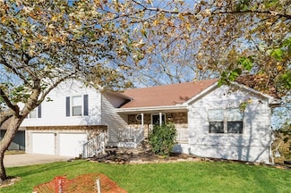 2128 NE Concord St, Lees Summit, MO 64086
