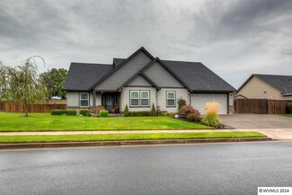 985 Hayes St, Mount Angel, OR 97362