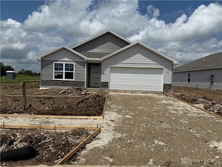 201 Lightfoot Ct, New Carlisle, OH 45344