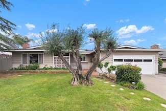 321 Chestnut Ln, Escondido, CA 92025