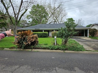1306 Sally Dr, Picayune, MS 39466