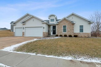 35 Blackstone Way, Le Claire, IA 52753