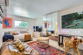 1111 W 10th St Unit 206, Austin, TX 78703