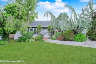134 Kirshon Ave, Staten Island, NY 10314