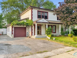 7124 W 84th St, Burbank, IL 60459